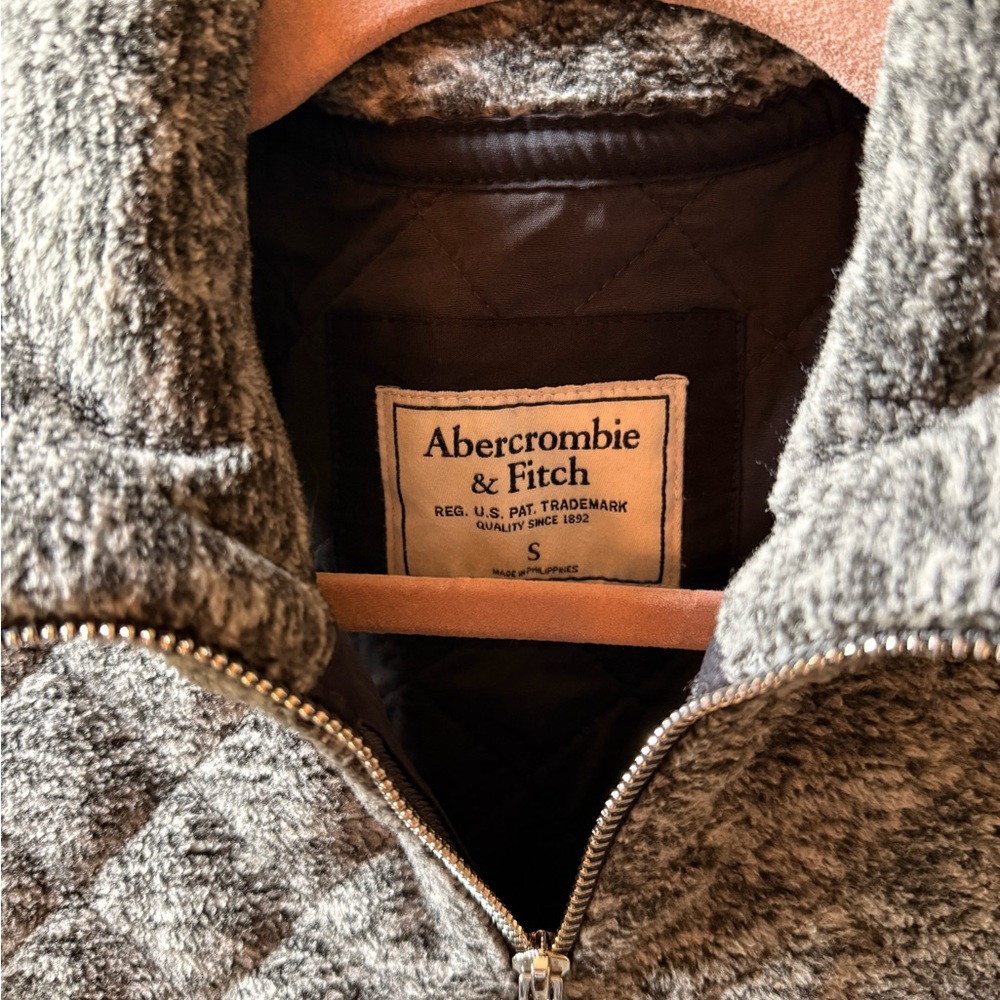 Abercrombie & Fitch Charcoal Quilted Vest - Picture 2 of 3